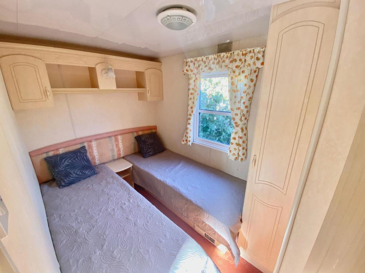 Kisvakond Vendeghaz Appartement Jeno Buitenkant foto