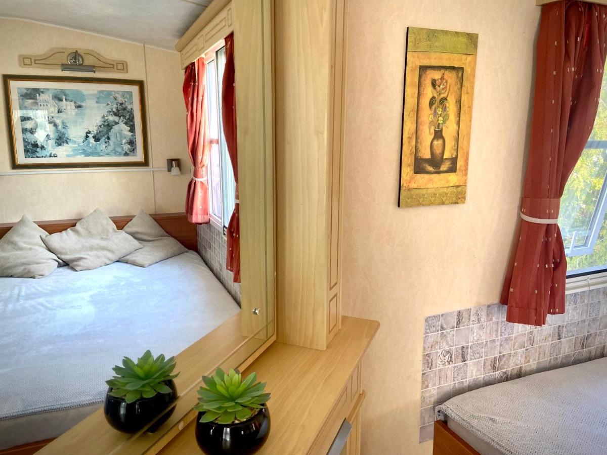 Kisvakond Vendeghaz Appartement Jeno Buitenkant foto
