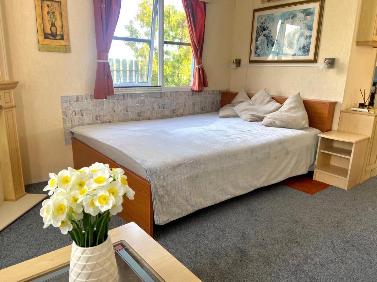 Kisvakond Vendeghaz Appartement Jeno Buitenkant foto